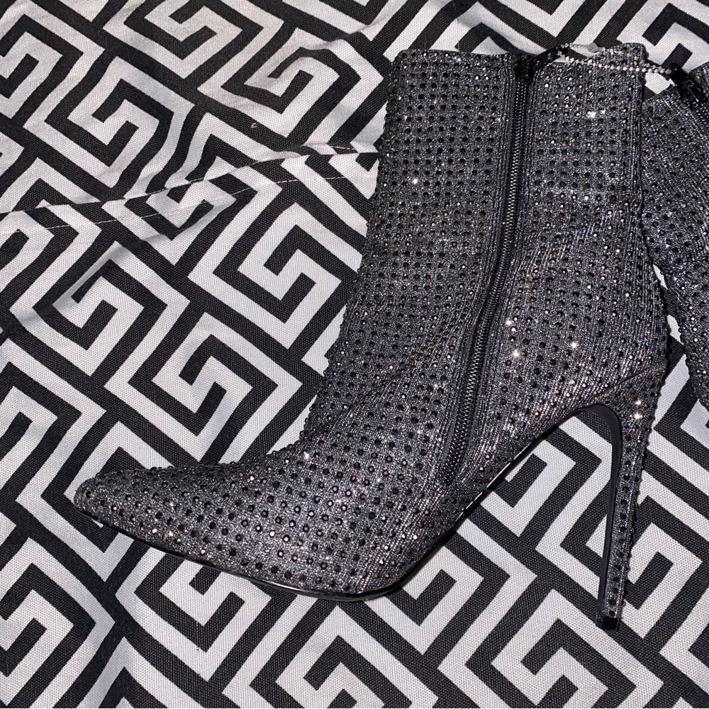 Steve Madden WIFEY cardi B stellito ankle boots 9 silver - Picture 12 of 15
